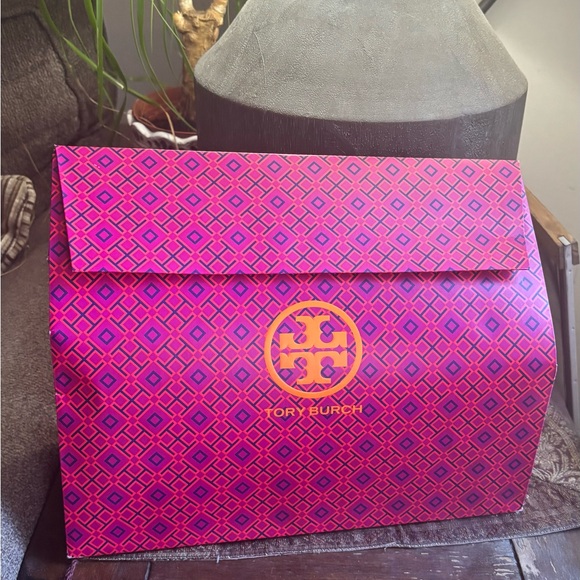 Authentic TORY BURCH Nappa quilting leather turnkock logo closure crossbody - Picture 16 of 16